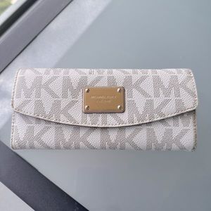 Michael Kors logo wallet
